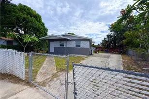 1759 Aquarius Ct, Fort Myers, FL 33916 - Photo 2