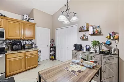403 SW 28th Pl, Cape Coral, FL 33991 - Photo 6