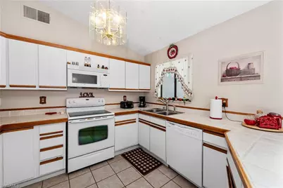 171 SE 4th St, Cape Coral, FL 33990 - Photo 10
