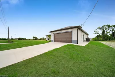 3721 NE 11th Pl, Cape Coral, FL 33909 - Photo 2