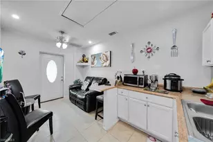 3221 SW 11th Pl, Cape Coral, FL 33914 - Photo 46