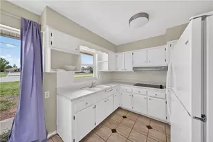 1129 SE 18th Terrace, Cape Coral, FL 33990 - Photo 8