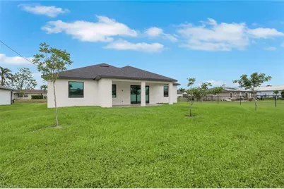 2204 NE 14th Pl, Cape Coral, FL 33909 - Photo 36