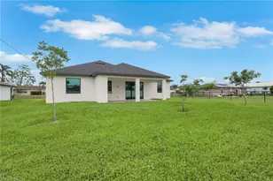 2204 NE 14th Pl, Cape Coral, FL 33909 - Photo 36