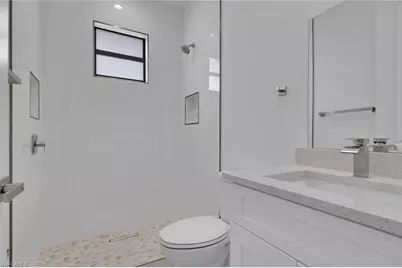 2204 NE 14th Pl, Cape Coral, FL 33909 - Photo 30