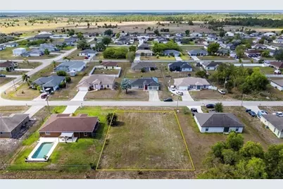 225 Manasota St, Fort Myers, FL 33913 - Photo 2