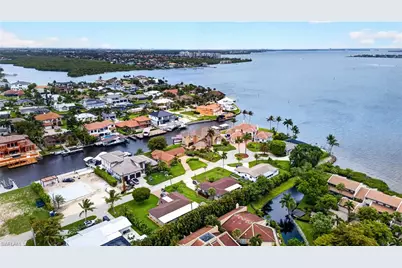 833 N Town and River Dr, Fort Myers, FL 33919 - Photo 48