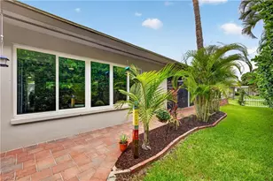 833 N Town and River Dr, Fort Myers, FL 33919 - Photo 14