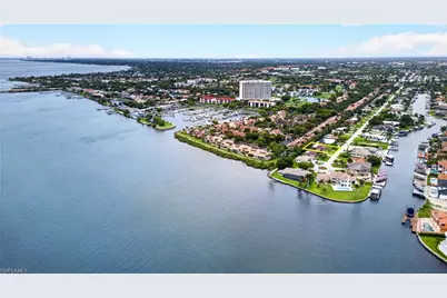 833 N Town and River Dr, Fort Myers, FL 33919 - Photo 46
