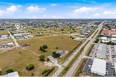 1009 NE 8th Ter, Cape Coral, FL 33909 - Photo 10