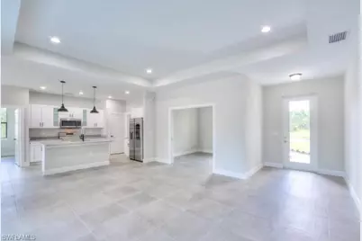 117 Desoto Blvd N, Naples, FL 34120 - Photo 2