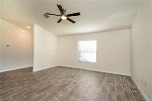 911 NE 9th St, Cape Coral, FL 33909 - Photo 2