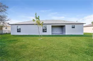 911 NE 9th St, Cape Coral, FL 33909 - Photo 14