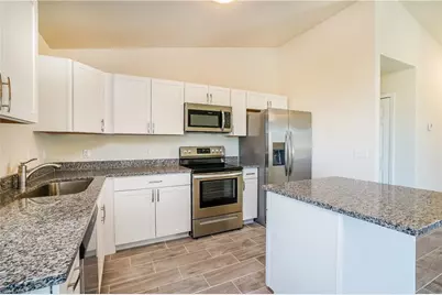 911 NE 9th St, Cape Coral, FL 33909 - Photo 6