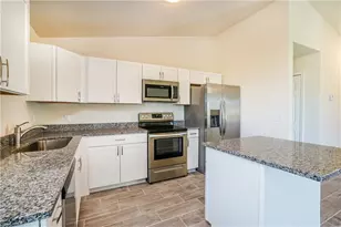 911 NE 9th St, Cape Coral, FL 33909 - Photo 6