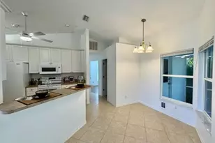 910 SW 3rd Ave, Cape Coral, FL 33991 - Photo 12