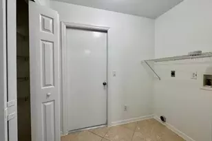 910 SW 3rd Ave, Cape Coral, FL 33991 - Photo 14