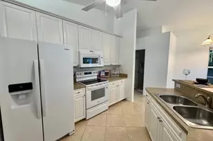 910 SW 3rd Ave, Cape Coral, FL 33991 - Photo 8
