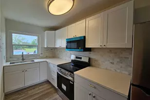 864 Courtington Ln, Fort Myers, FL 33919 - Photo 2
