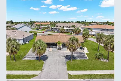 4353 Country Club Blvd #B, Cape Coral, FL 33904 - Photo 2