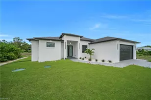 846 Charles Sise St E, Lehigh Acres, FL 33974 - Photo 8