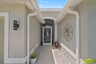 12929 Dresden Ct, Fort Myers, FL 33912 - Photo 4