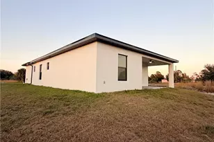 844 Millpond St E, Lehigh Acres, FL 33974 - Photo 10
