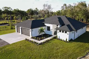 2565 28th Ave SE, Naples, FL 34117 - Photo 30