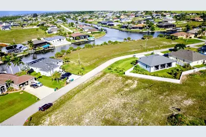 1846 NW 36th Pl, Cape Coral, FL 33993 - Photo 6