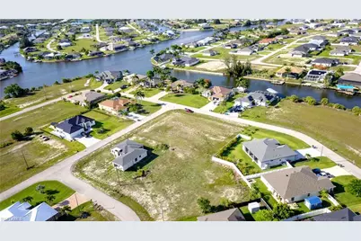 1846 NW 36th Pl, Cape Coral, FL 33993 - Photo 8