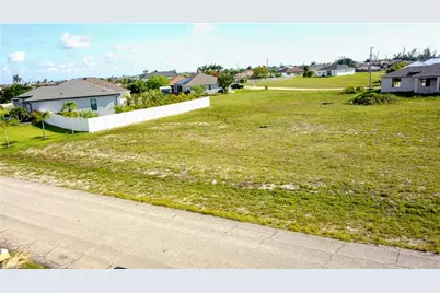 1846 NW 36th Pl, Cape Coral, FL 33993 - Photo 2