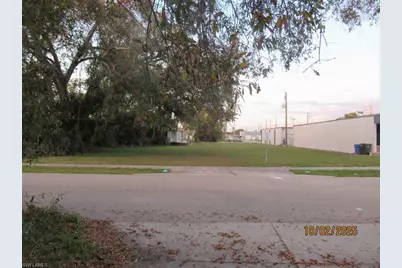 1925 Suwanee Ave, Fort Myers, FL 33901 - Photo 6