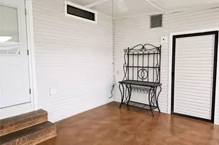 20 Grosbeak Ln, Naples, FL 34114 - Photo 2