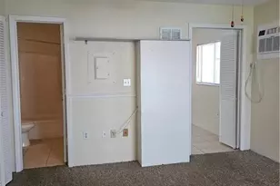 8101 Country Rd, Fort Myers, FL 33919 - Photo 22