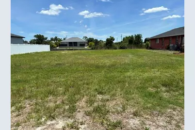 2827 SW 2nd Ter, Cape Coral, FL 33991 - Photo 4