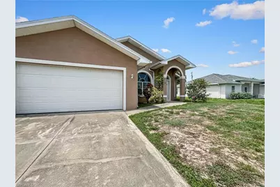 2105 NE 15th Ter, Cape Coral, FL 33909 - Photo 4