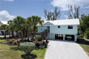 1318 Junonia St, Sanibel, FL 33957 - Photo 2