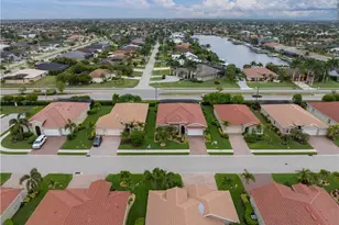 2875 Sunset Pointe Cir E, Cape Coral, FL 33914 - Photo 32