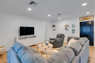 5118 York Ct, Cape Coral, FL 33904 - Photo 6