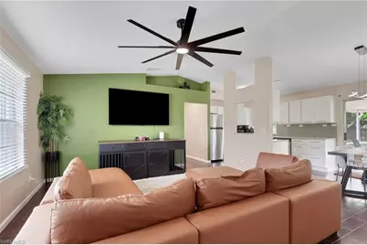 621 SW 29th Ter, Cape Coral, FL 33914 - Photo 4