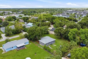 133 2nd St, Naples, FL 34113 - Photo 4