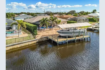 1102 SE 21st Ave, Cape Coral, FL 33990 - Photo 2
