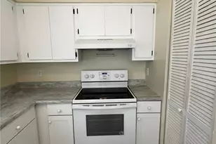 606 Hancock Bridge Pkwy, Cape Coral, FL 33990 - Photo 10