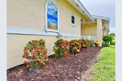 2314 SE 18th Pl, Cape Coral, FL 33990 - Photo 4