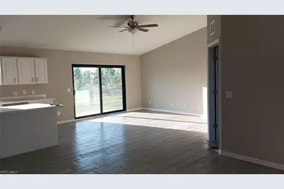 934 Marilyn Ave S, Lehigh Acres, FL 33974 - Photo 4