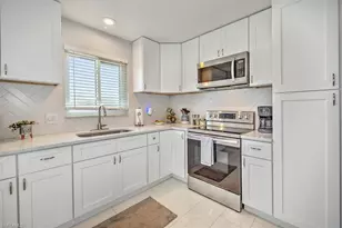 1817 SW 40th St, Cape Coral, FL 33914 - Photo 10