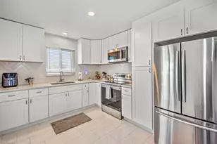 1817 SW 40th St, Cape Coral, FL 33914 - Photo 8