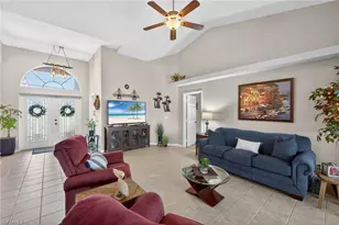 527 SW 40th Terrace, Cape Coral, FL 33914 - Photo 4