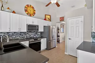 527 SW 40th Terrace, Cape Coral, FL 33914 - Photo 8