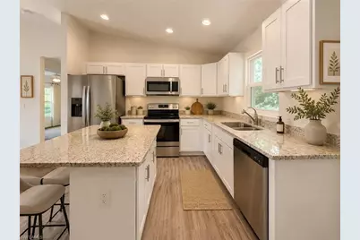 1173 E Benbow Cir, Labelle, FL 33935 - Photo 10